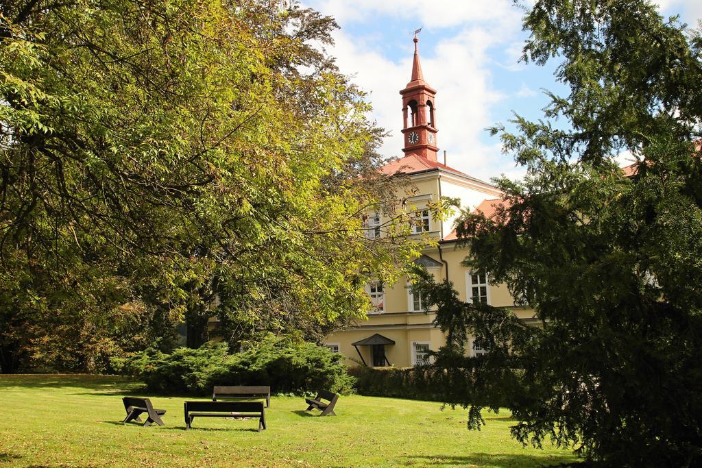 Penzion Zamek Rozsochatec Exterior photo