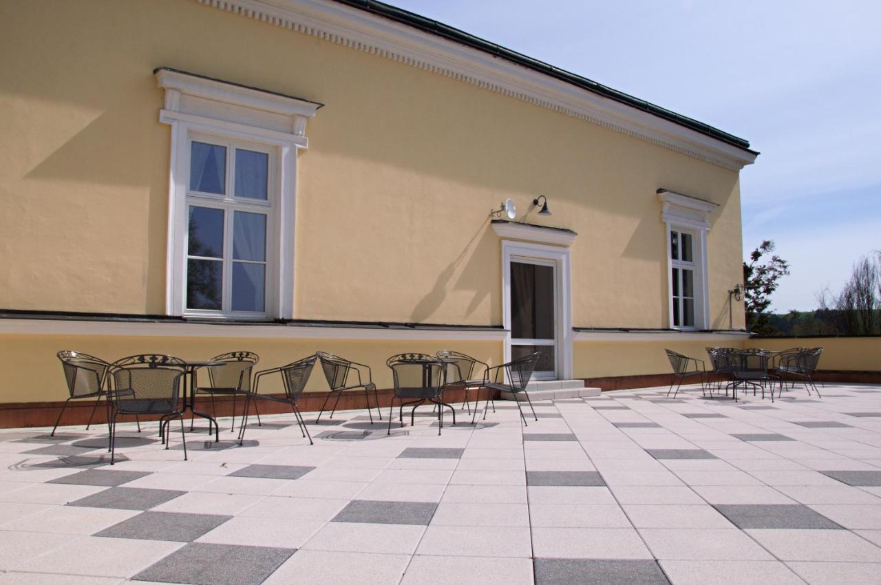 Penzion Zamek Rozsochatec Exterior photo